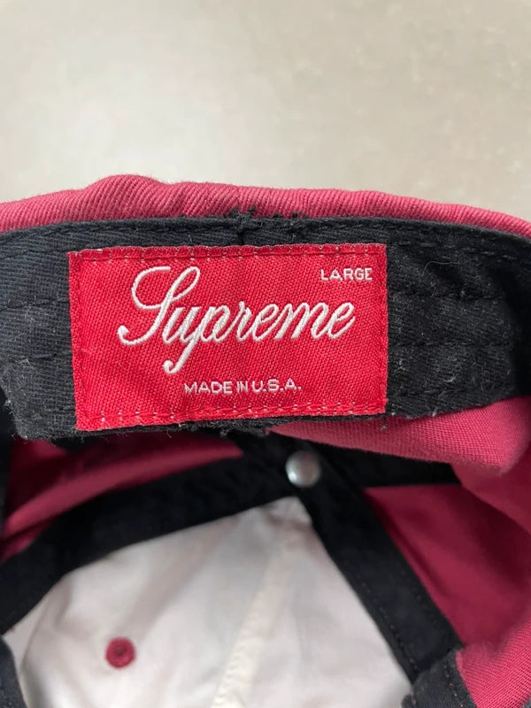 Supreme Script Logo 6-Panel Cap(Str en størelse)