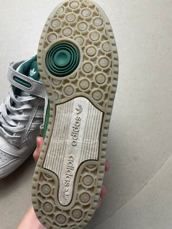 Adidas Forum 84 Low (Størelse 44 EU)