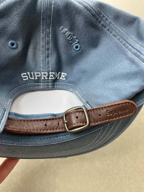 Supreme Distressed Script 6-Panel cap(Størelse en størelse)