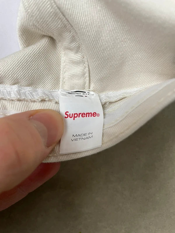 Supreme Distressed Script 6-Panel cap(Str en størelse)