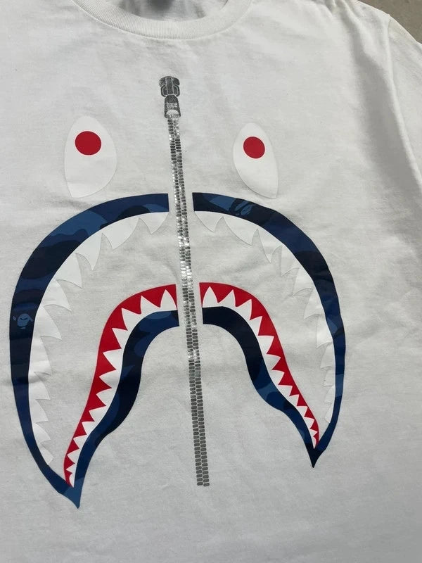 BAPE Color Camo Shark Tee White/Navy Men's - FW23(Størelse Medium)