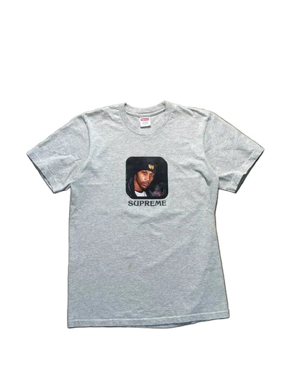 Supreme Wu-Tang Clan RZA Tee Ash Grey Men's - FW25(Størelse Small)
