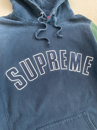 Supreme Color Blocked Arc Logo Hooded Sweatshirt (Størelse Medium)
