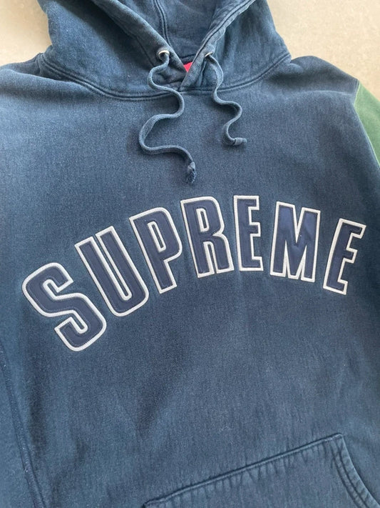 Supreme Color Blocked Arc Logo Hooded Sweatshirt (Størelse Medium)