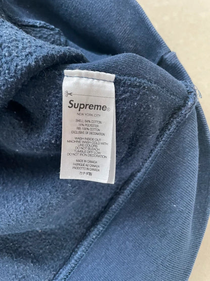 upreme Capital Hooded Sweatshirt(Størelse Medium)