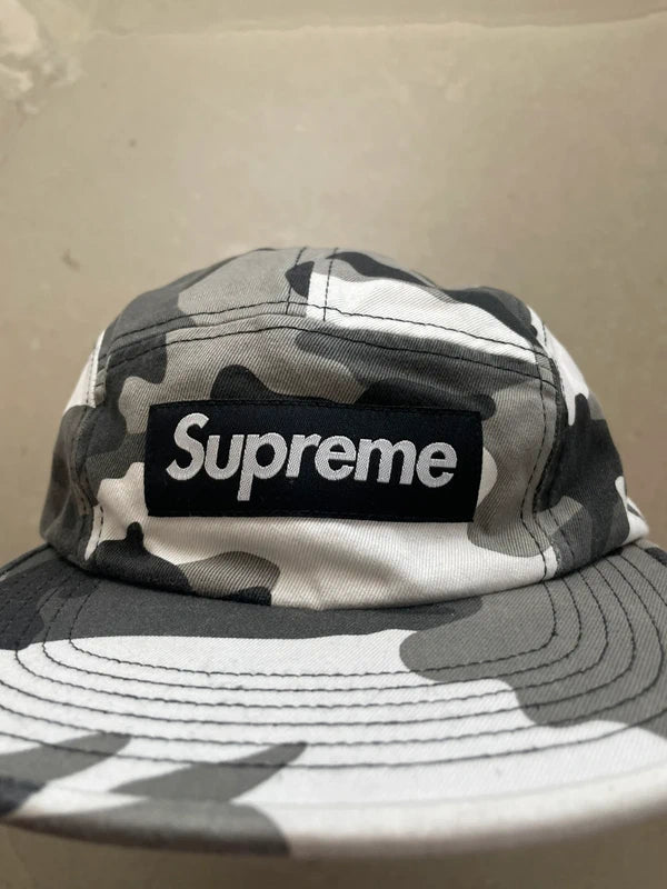 Supreme Washed Chino Twill Camp Cap (SS26) Snow Camo(Størelse en størelse)