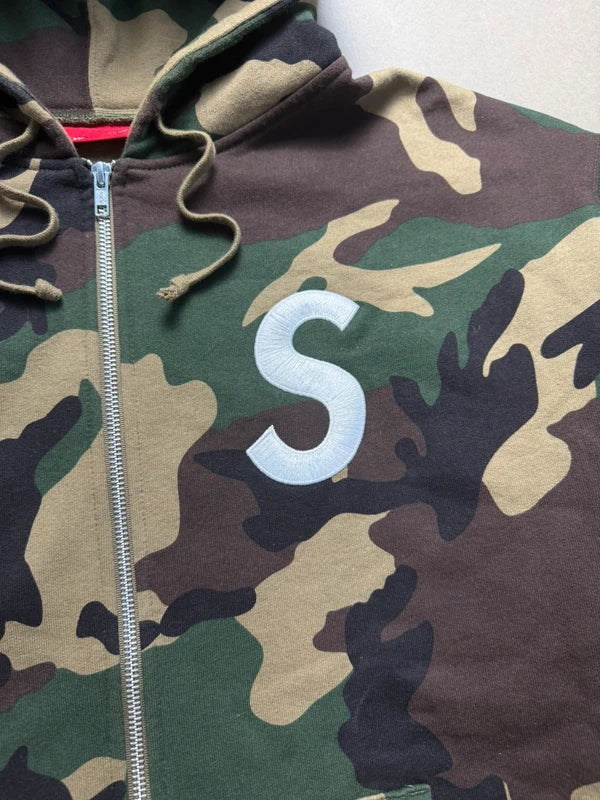 Supreme S Logo Zip Up Hooded Sweatshirt (FW25) Woodland(Størelse X-Large)